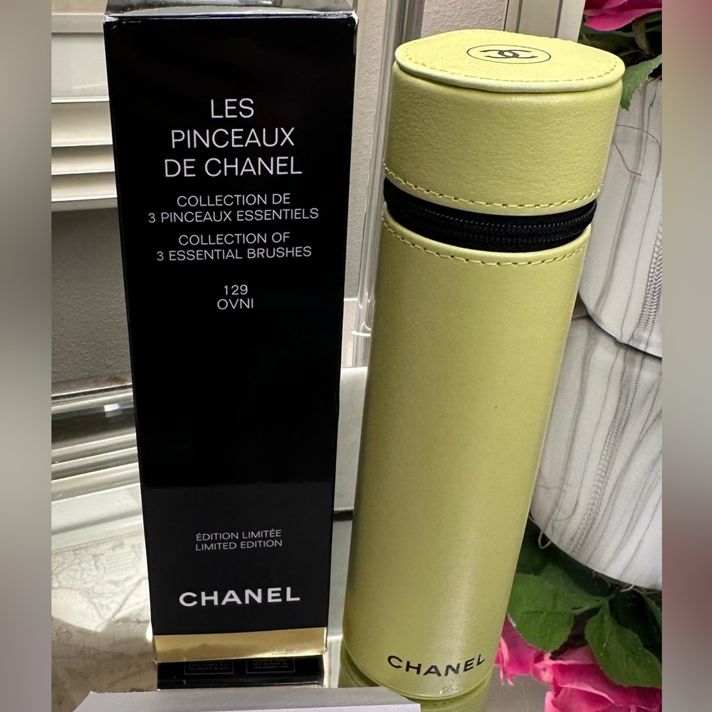 Chanel LES PINCEAUX DE CHANEL Brush Holder (NO BRUSHES)
